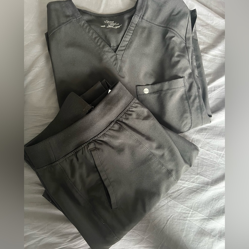 Black scrub set Cherokee Infinity
